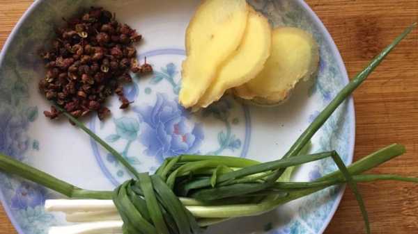 生姜葱白花椒水洗头的功效（生姜葱白花椒水洗头的功效和作用）-图1