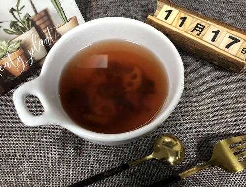 冰糖绿茶生姜（冰糖绿茶生姜荷包蛋蒸水的功效）-图2