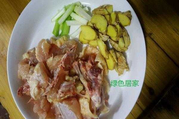 鸡肉里放生姜有什么好处（鸡肉放生姜可以吃吗）