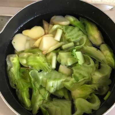 发烧能喝生姜煮青菜吗（发烧能喝生姜煮青菜吗大人）-图3